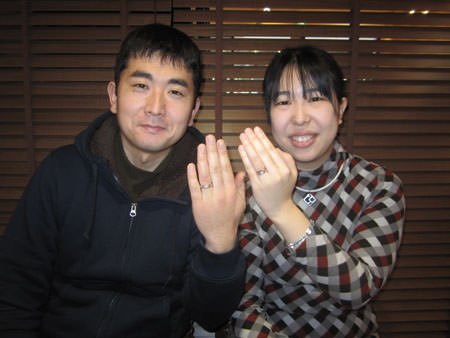 14030202プラチナの婚約指輪と木目金の結婚指輪＿C001.JPG