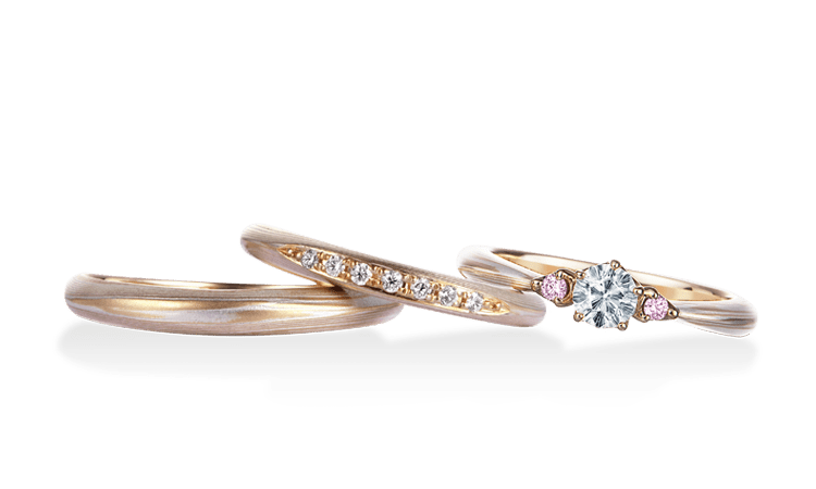 伝統技法の木目金で製作された和風の手作り婚約指輪「恋桜」のセットリング　ピンクゴールド×シルバー925の組み合わせ